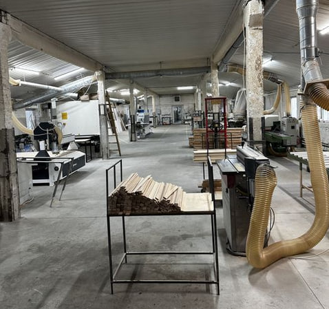 Під Луцьком продається меблеве виробництво, що працює на сонячних панелях