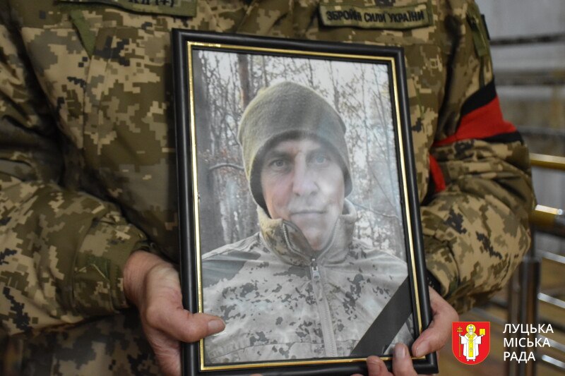 У Луцьку провели в останню путь Вадима Глобу та Миколу Язиніна, які загинули на Донеччині