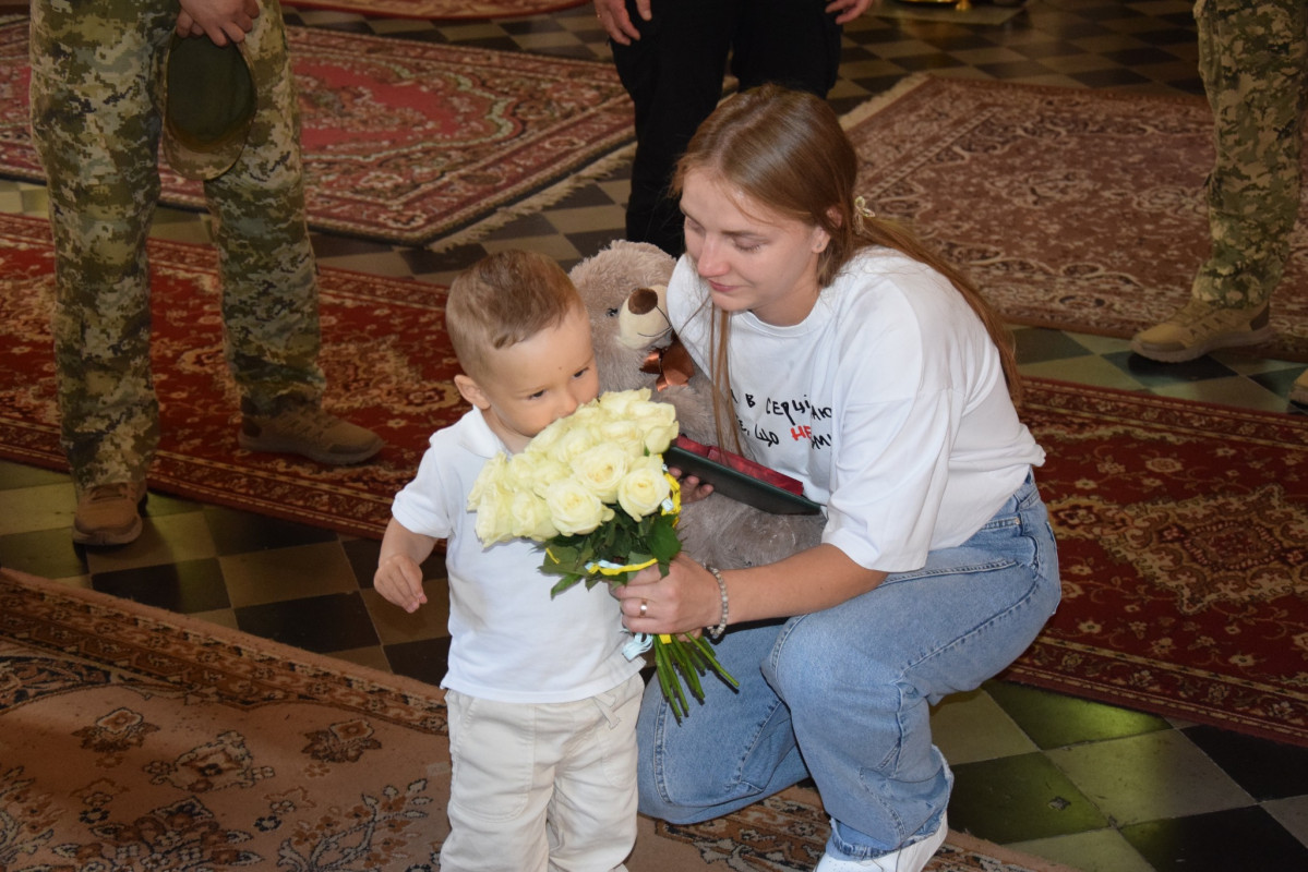Так і не побачив сина: на Волині родині загиблого прикордонника вручили посмертну нагороду Героя