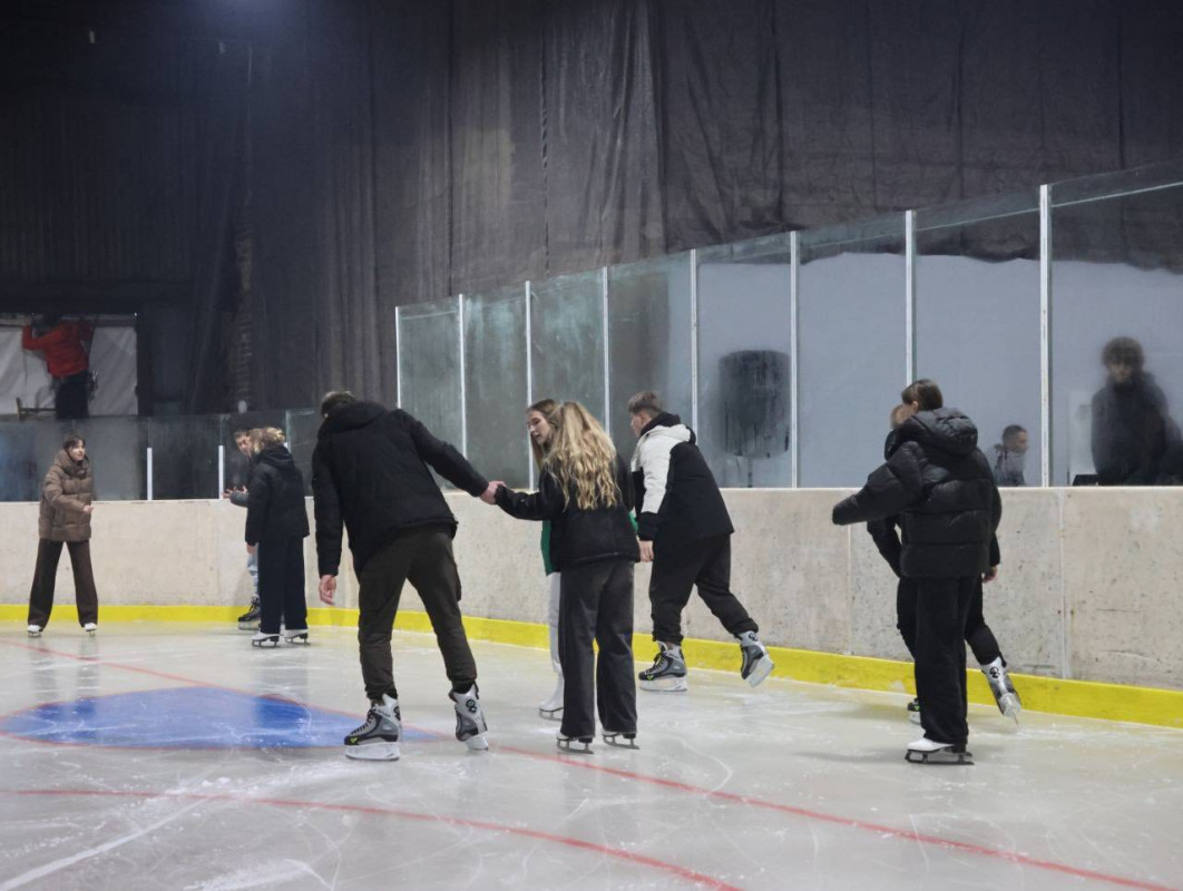 Нова локація – нові емоції: у Луцьку відкрили льодову арену «Снігова королева»