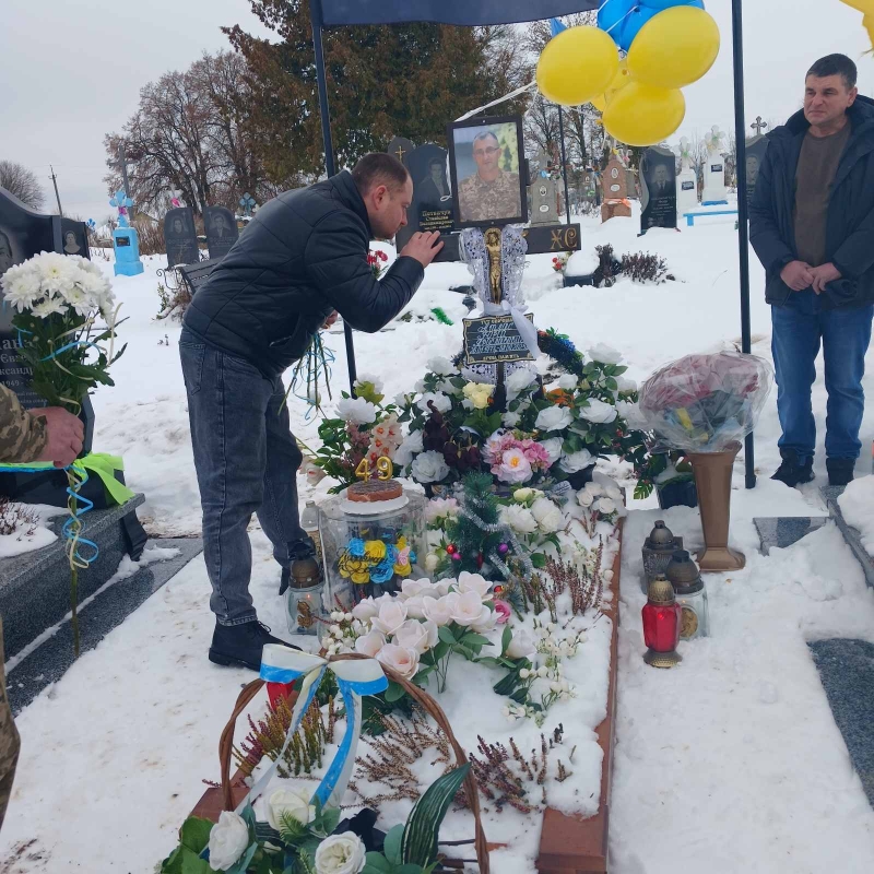 Ворожий обстріл обірвав життя Героя: на Волині дружині полеглого захисника вручили державну нагороду