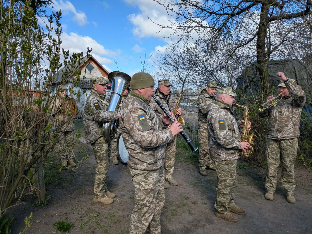 Герою назавжди 50: на Волині в останню дорогу захисника Володимира Омельчука