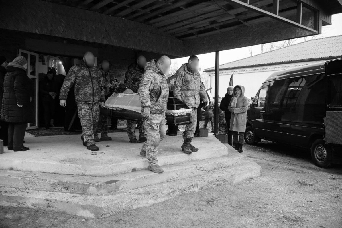 Важкий бій забрав життя трьох земляків: на Волині в останню земну дорогу провели штаб-сержанта Олександра Мазурка