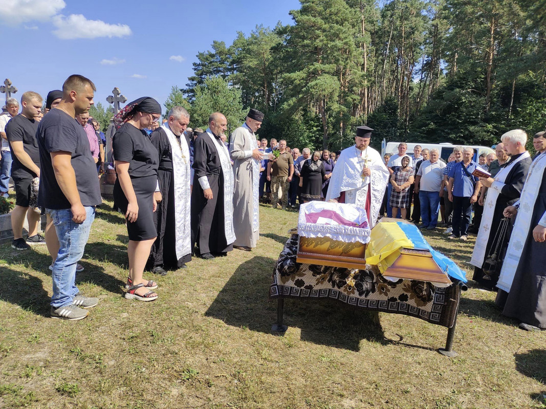 У краї - треті похорони поспіль: на Волині попрощалися з Героєм Миколою Дем'янчуком