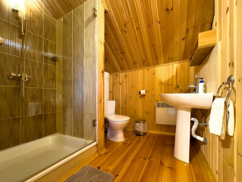 Біля озера Світязь продають курортний готель за 7 мільйонів