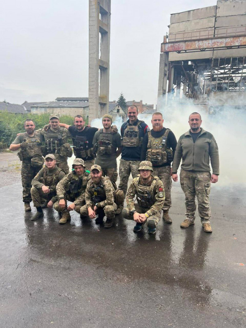 Родина понад рік жила в очікуванні бодай якоїсь звістки: Герою з Волині навіки 31