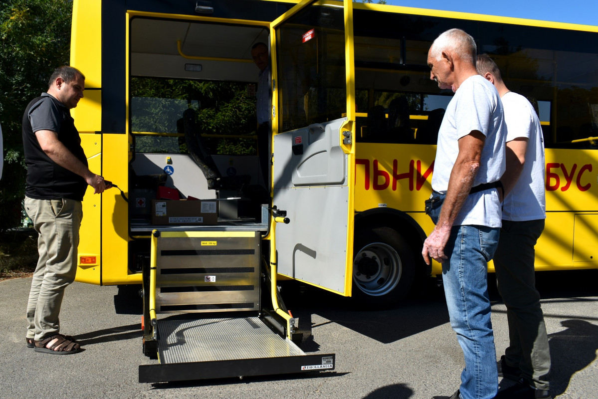 Волинські громади отримали нові спеціалізовані шкільні автобуси