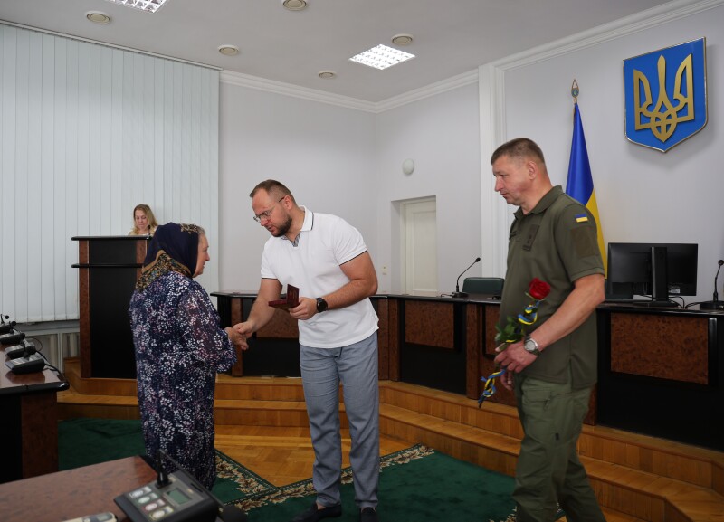 У Луцьку родинам загиблих військових вручили державні нагороди