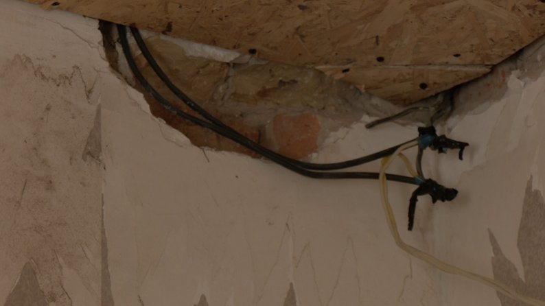 8 місяців очікування: лучанка досі не може отримати фінансування на відновлення квартири