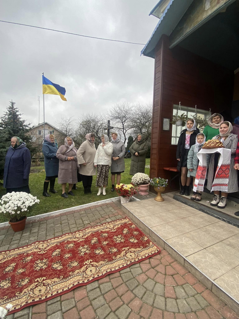 Перейшли до ПЦУ, а священник МП не хотів віддавати ключі від храму: митрополит Михаїл відвідав парафію на Волині. Фото