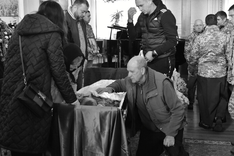 Навіки 40-річний: у Луцьку попрощалися із Героєм Дмитром Шевчуком, який загинув під час виконання бойового завдання
