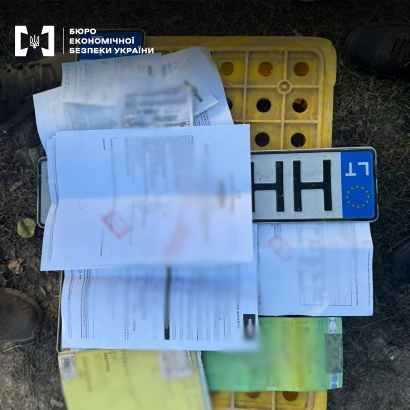 На Волині на майже 3 мільйона гривень незаконно ввезли 13 авто нібито для ЗСУ