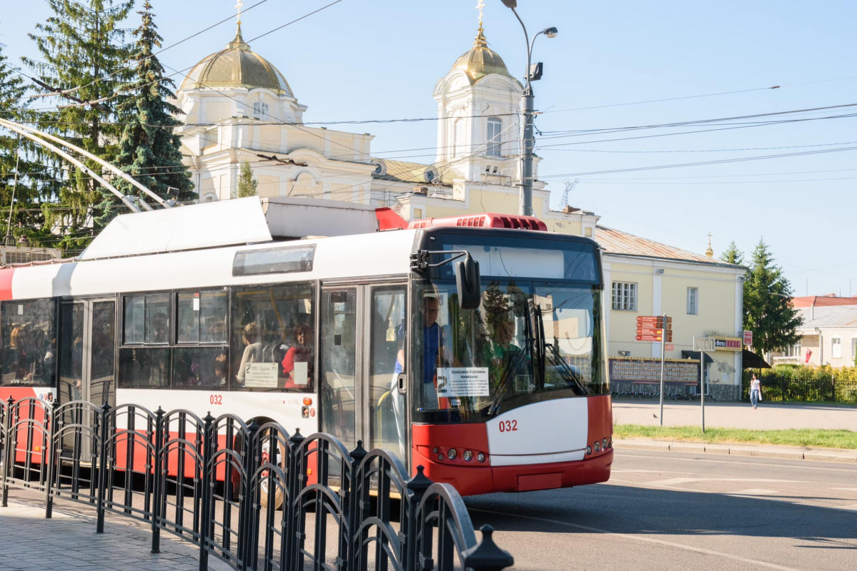 У Луцьку на маршрути виїхали ще три тролейбуси