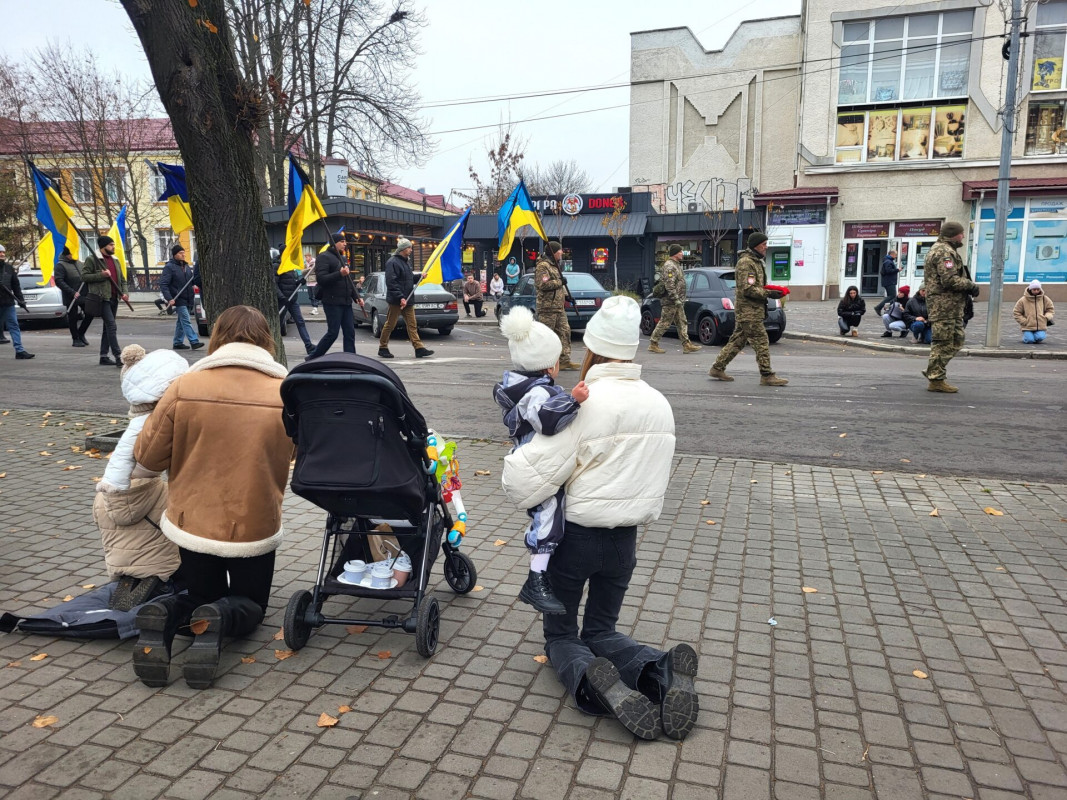 Поховали в переддень дня народження: на Волині попрощалися із Героїнею Мариною Ізотовою