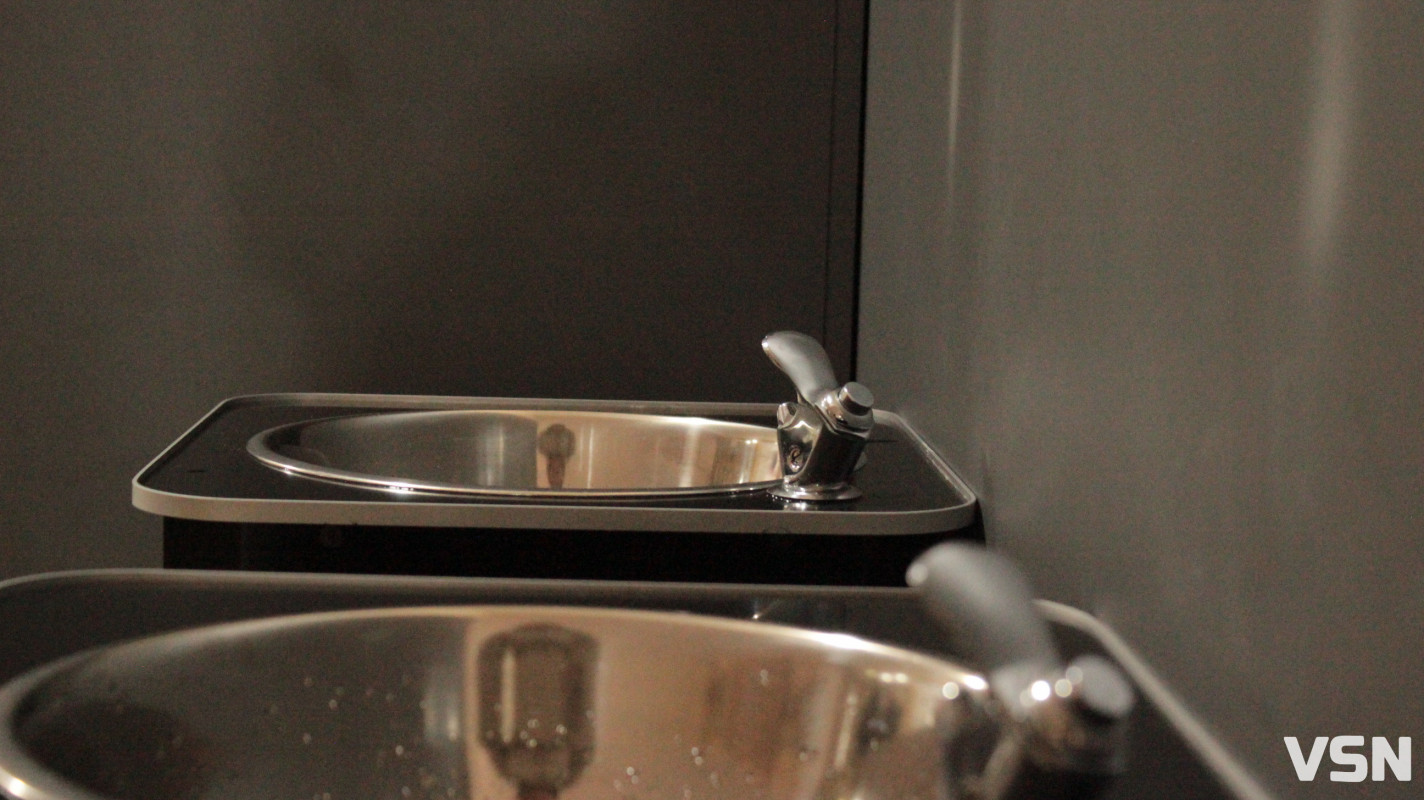 У луцьких школах та дитячій поліклініці встановили станції очистки води