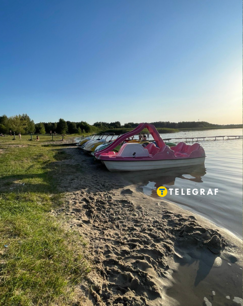 Велике Згоранське озеро на Волині: кришталево чиста вода, піщані береги та відпочинок серед лісу
