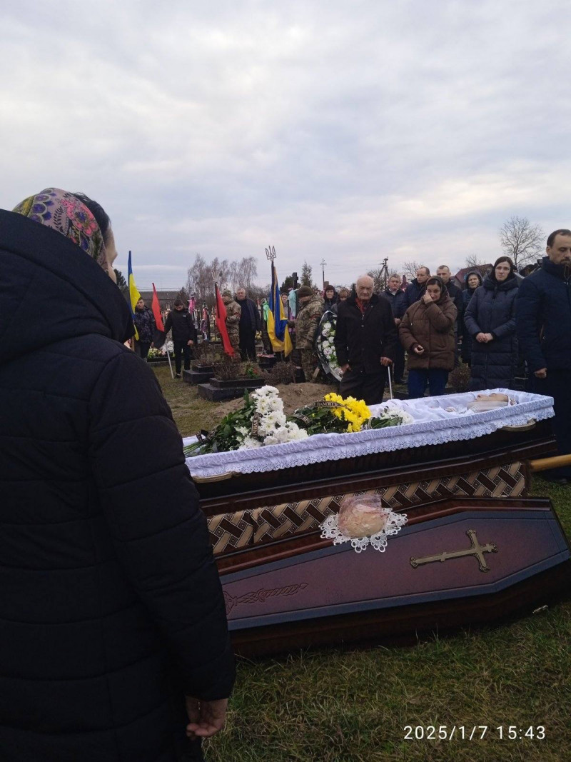 Помер внаслідок зупинки серця: у Луцькому районі поховали військового Юрія Кушнірчука