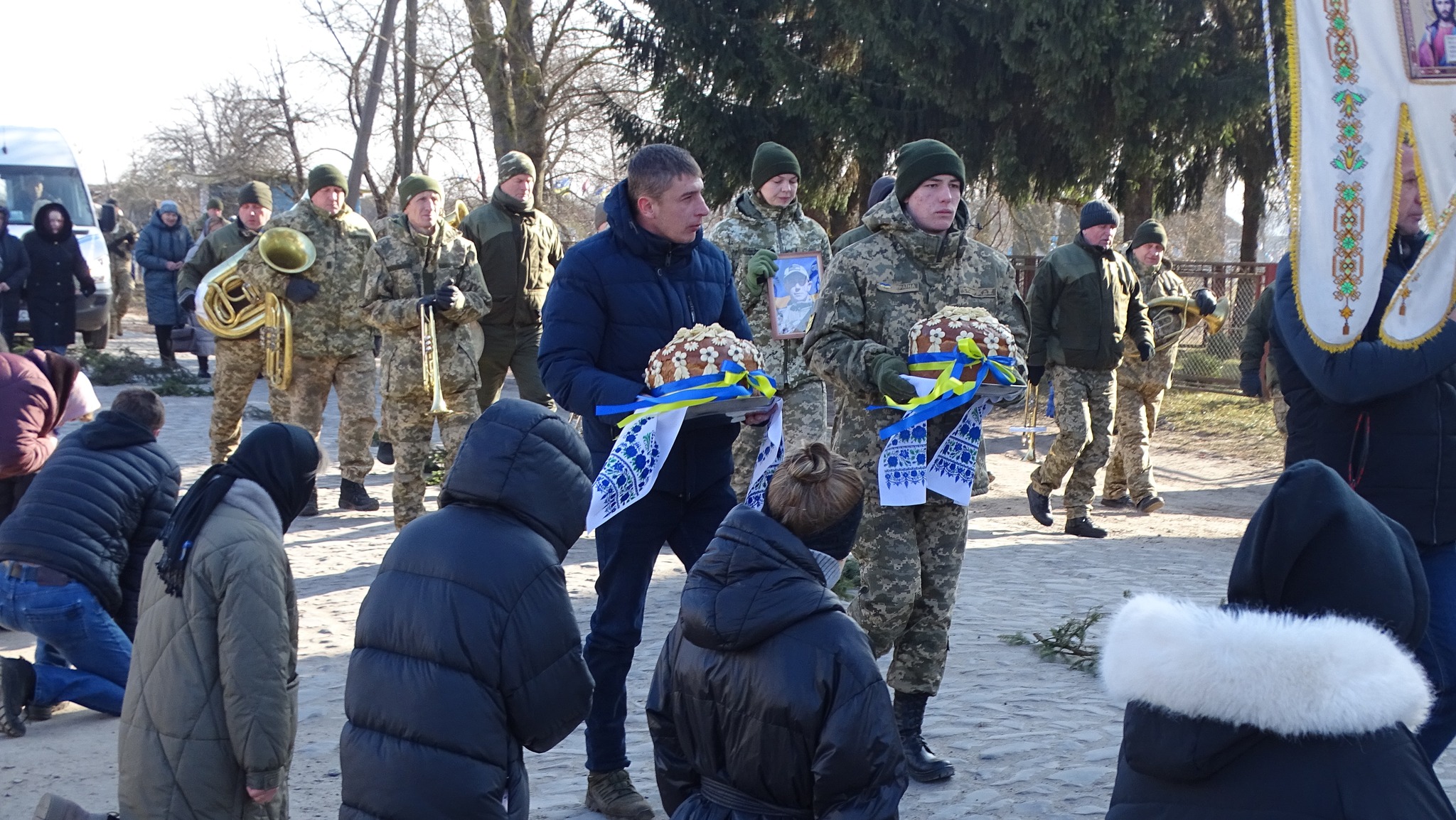 Навіки 37: на Волині в останню дорогу провели молодого Героя Андрія Савчука