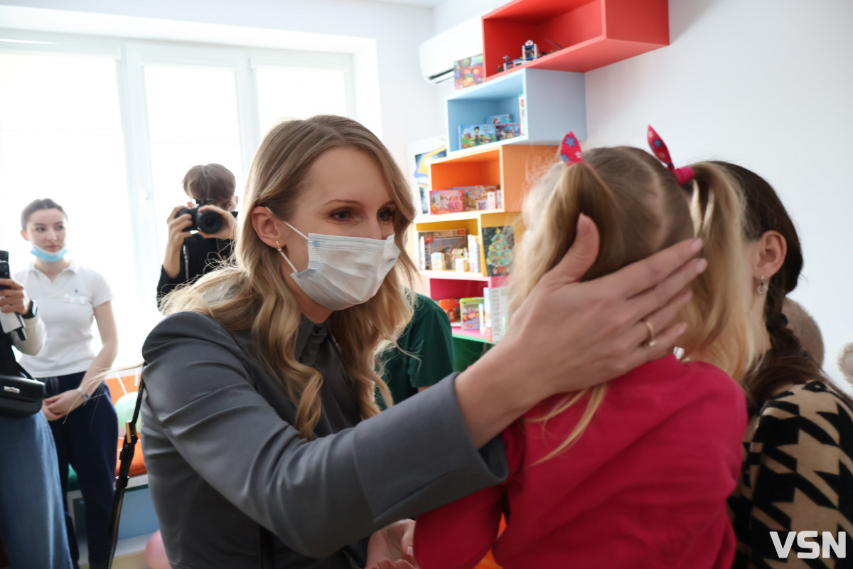 У Луцьку благодійники передали дитячому онковідділенню обладнання за понад 700 тисяч гривень