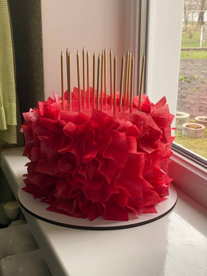 Спочатку пекла для своїх, а потім з'явилося багато клієнтів: історія кондитерки, коровайниці і пекарки з Волині