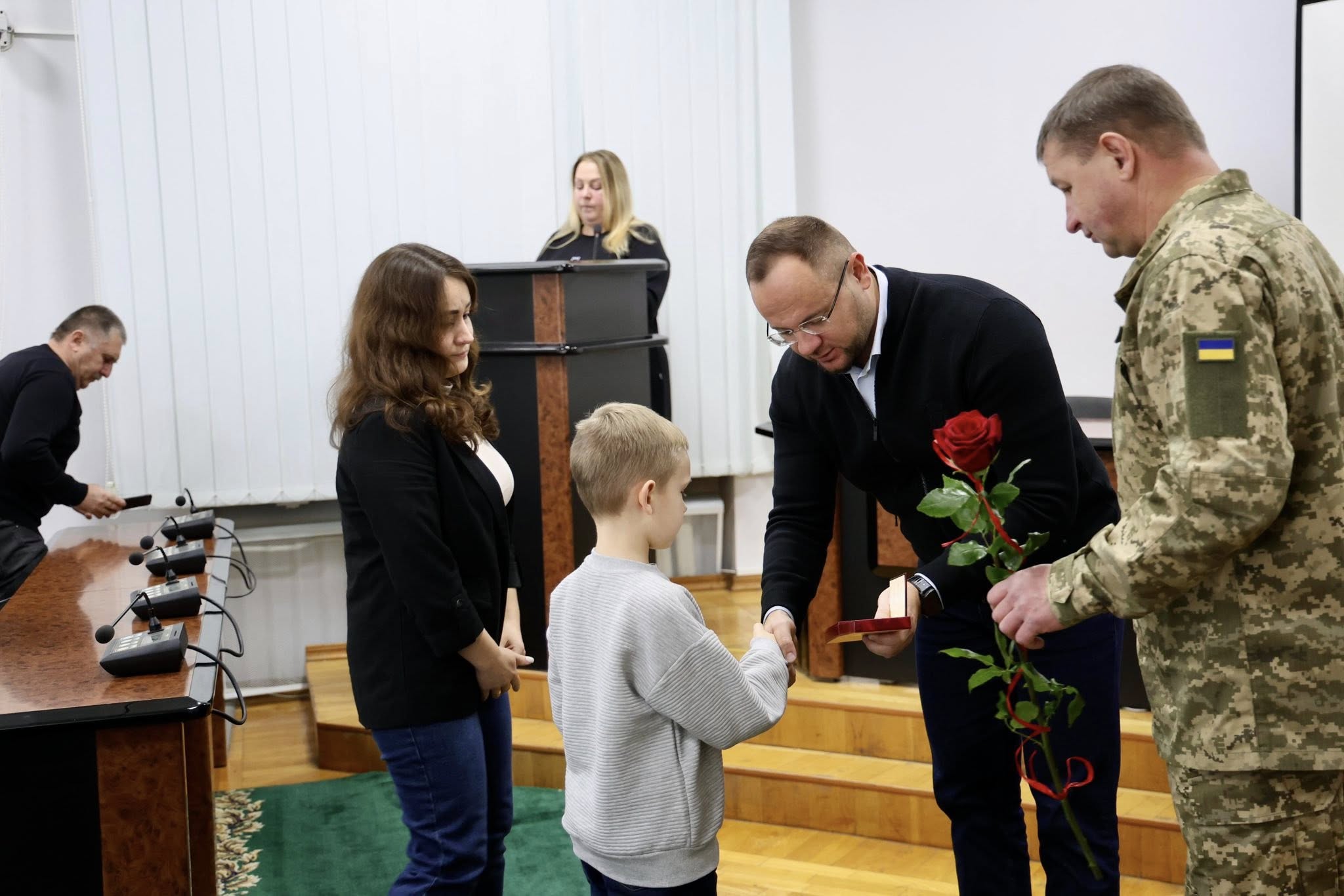 У Луцьку вручили державні нагороди родинам загиблих захисників України