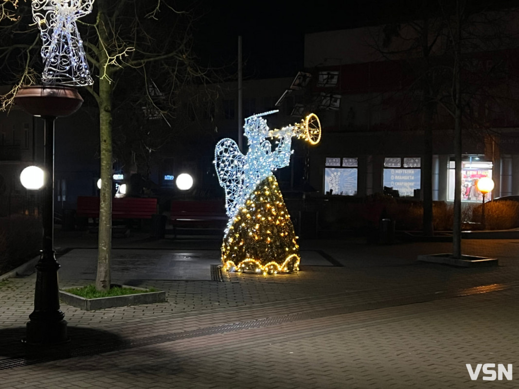Останній день 2025 у Луцьку: місто в очікуванні Нового року. Фоторепортаж