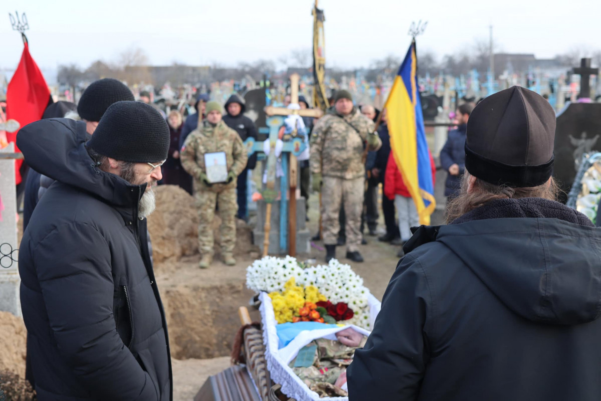 Отримав тяжке поранення біля Бахмута: на Волині всім селом прощалися з Героєм Миколою Назарчуком. Фото