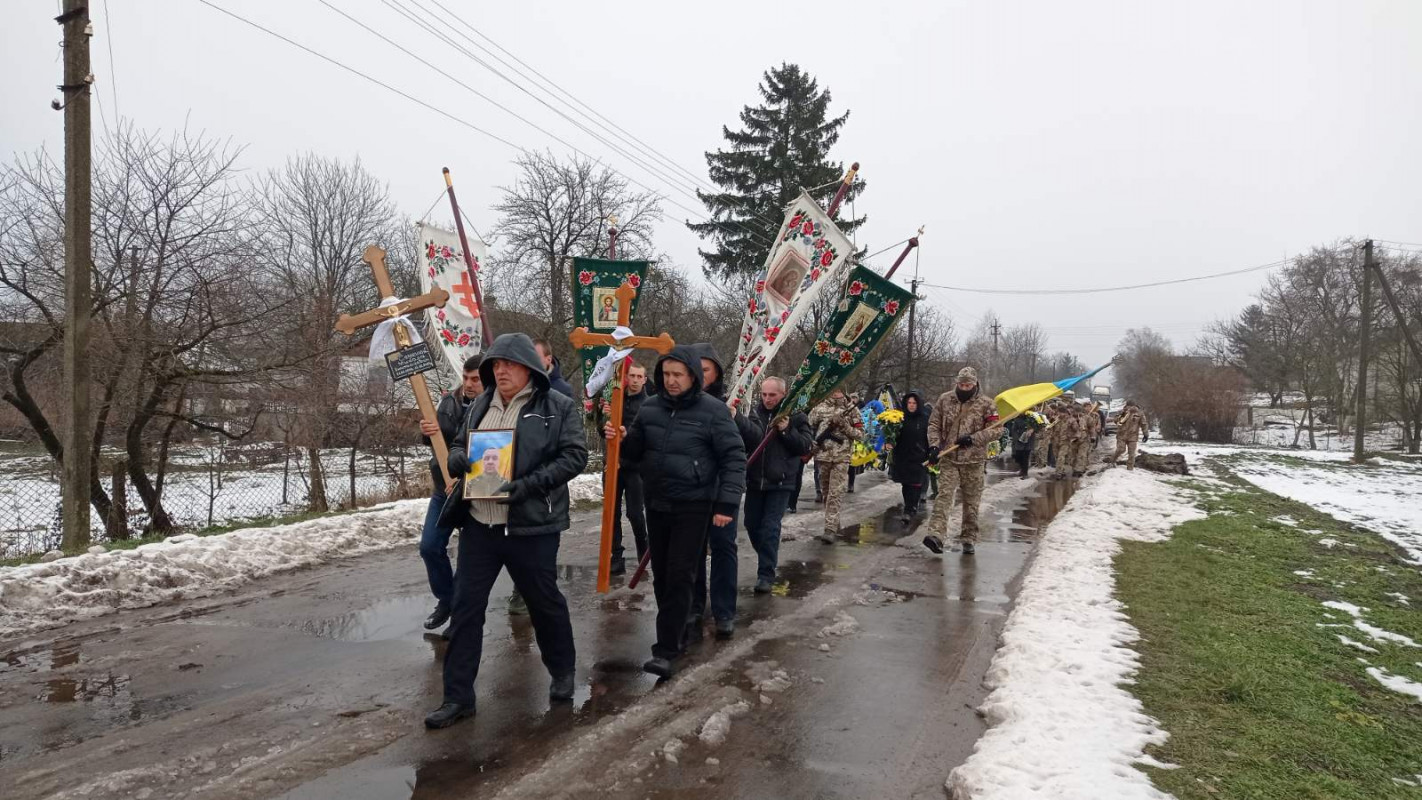 У громаді на Волині провели в останню дорогу захисника України Миколу Семенюка