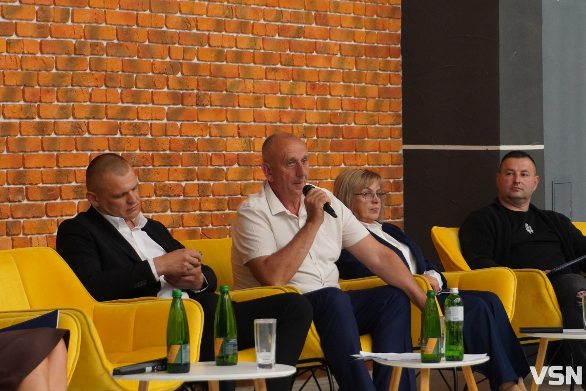 Громади у нерівних умовах: у Луцьку обговорили проблеми реформи старост