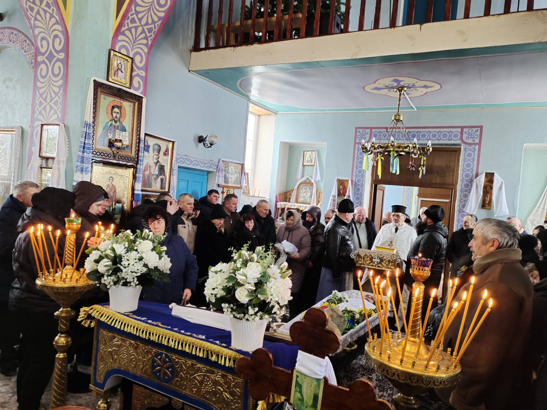 На Волині в останню дорогу провели полеглого воїна Руслана Гурича