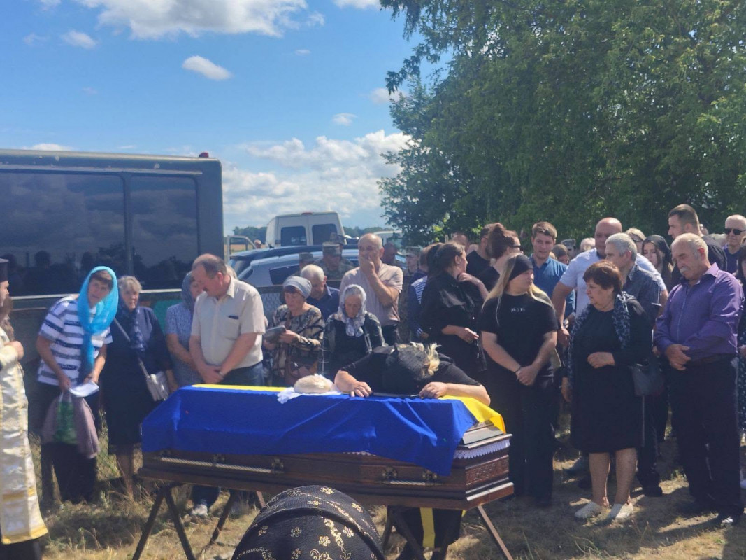 Поліг у бою на Харківщині: на Волині попрощалися з Героєм Олександром Ракоєдовим