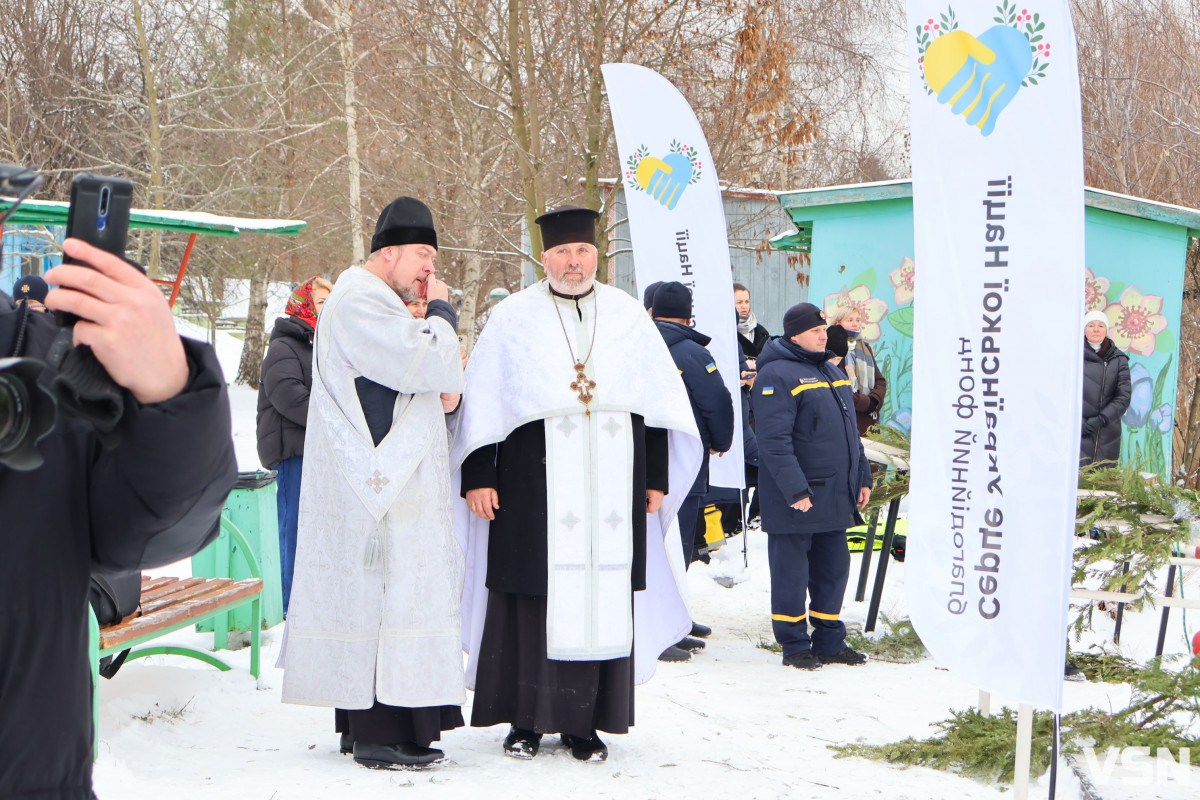 Як у Луцьку освячували воду на річці Стир. Фоторепортаж