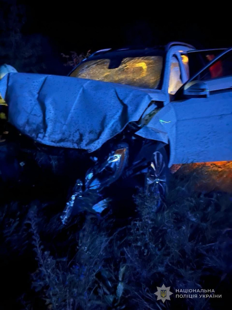 На Волині 16-річна дівчина на Mercedes злетіла в кювет: у ДТП постраждали п'ятеро