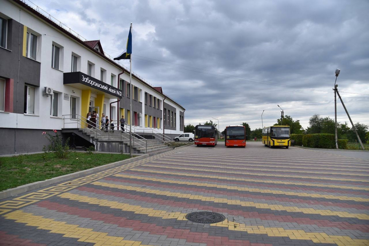 Новий корпус ліцею, тротуари та стадіон: що планують змінити у Заборольському окрузі Луцької громади