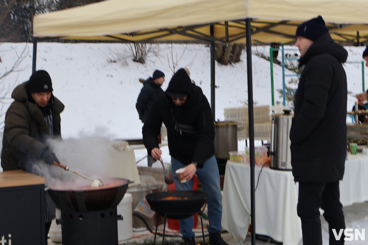 Як у Луцьку освячували воду на річці Стир. Фоторепортаж