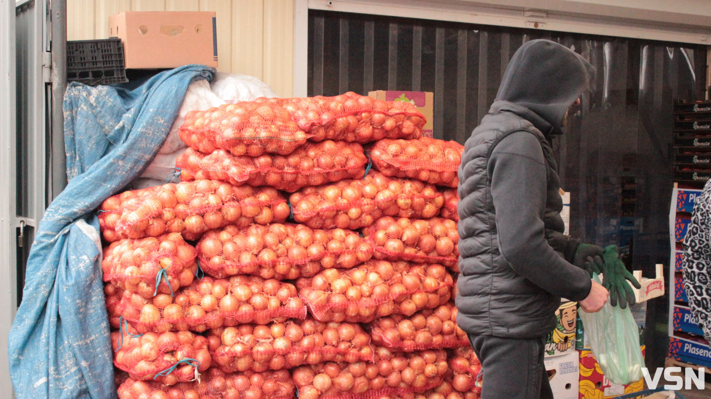 Скільки коштують овочі на ринку у Луцьку?