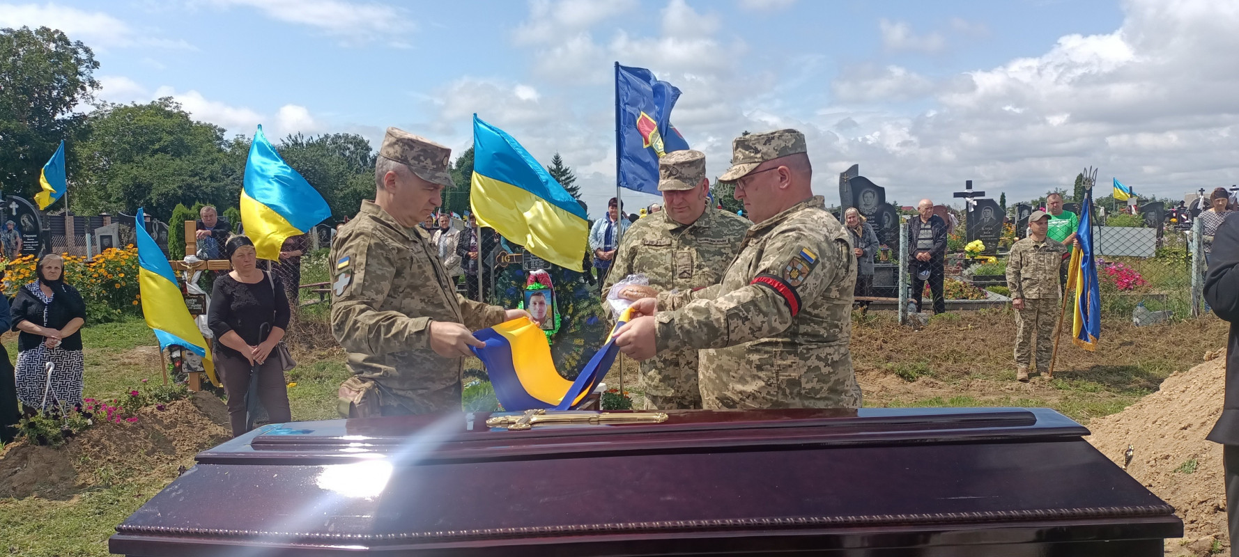 3-річна донечка втратила батька: на Волині віддали останню шану молодому Герою Гнату Валеру