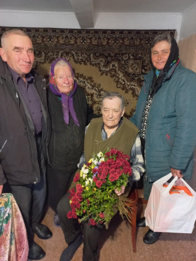 Усе життя працював шахтарем: у волинській громаді з днем народження привітали довгожителя