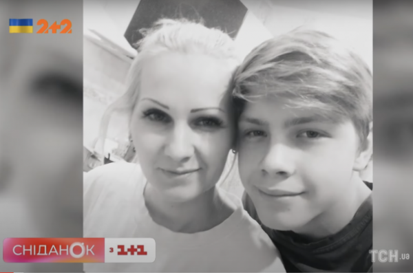 Мені треба, щоб діти усміхались: 18-річний хлопець всиновив своїх чотирьох осиротілих братів та сестер