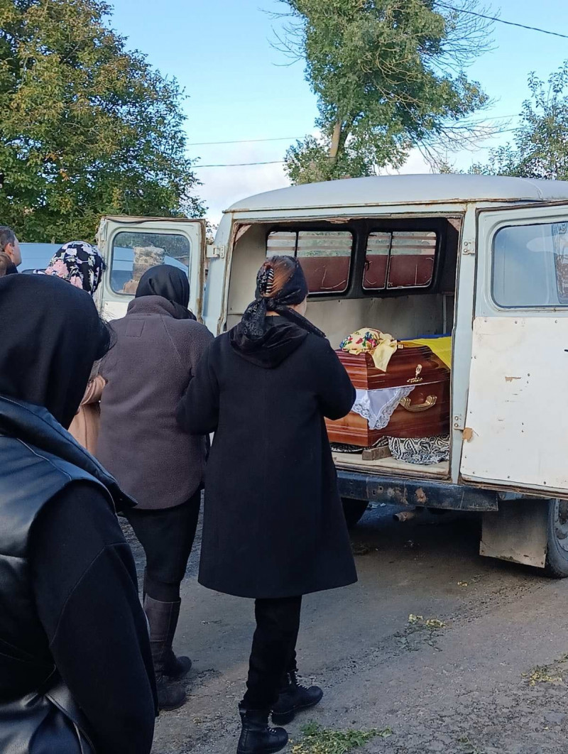 Загинув від авіаудару: на Волині до місця останнього спочинку провели загиблого Героя Дмитра Мозговенка