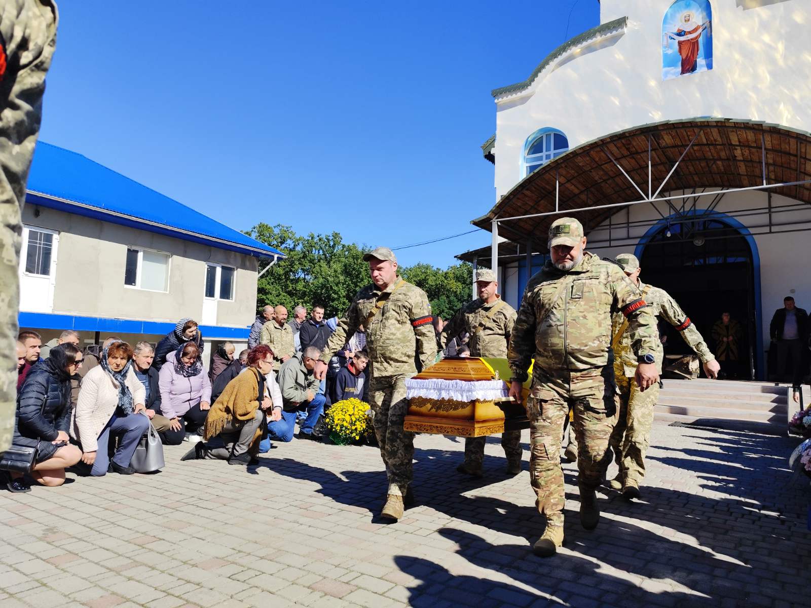 Без батька залишилися двоє синочків-школяриків: на Волині попрощались з Героєм Ігорем Богомазюком