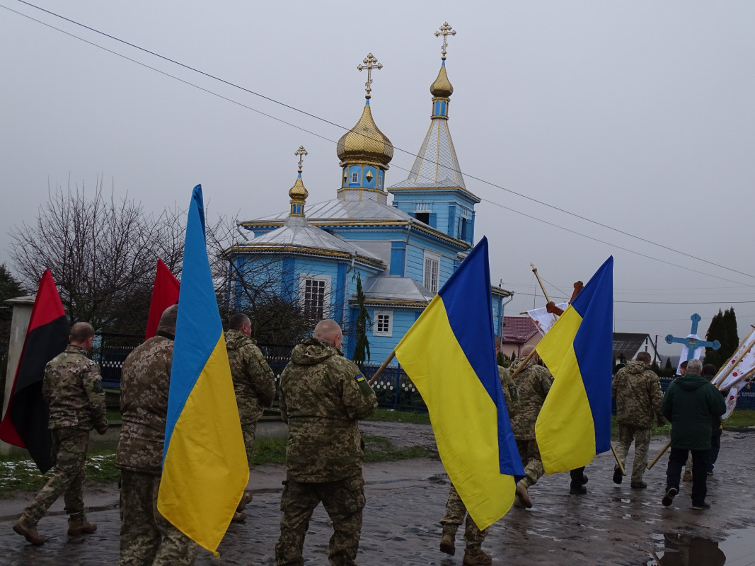 Серце воїна зупинилося на 46 році життя: на Волині провели в останню дорогу Героя Сергія Хільчука