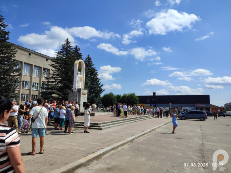 «Слава нашому Герою»: на Волині зустріли звільненого з полону воїна