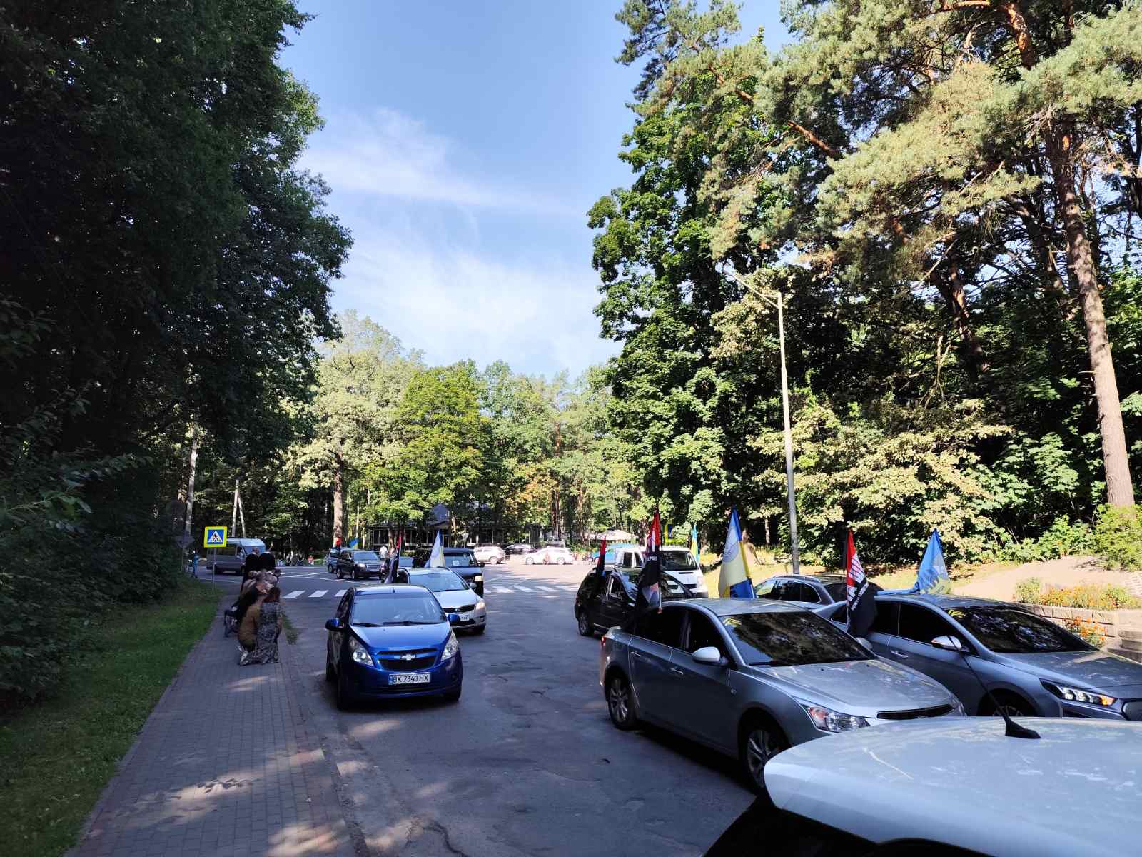 Овдовіла дружина, без батька залишилися дві донечки: на Волині попрощались з Героєм Віктором Галабурдою