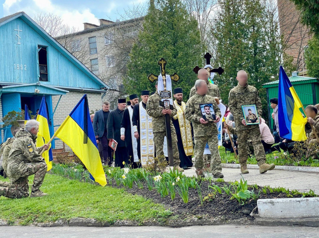 Громада на Волині провела в останню дорогу двох Героїв - Андрія Мельника та Валерія Степанюка