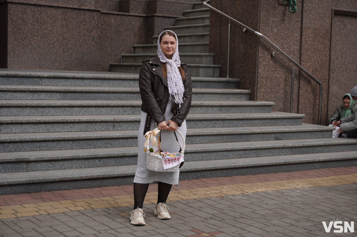 Як у Луцьку освячують Великодні кошики? Фоторепортаж