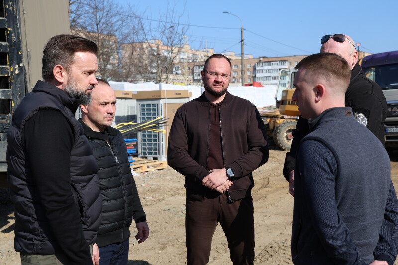 Роботи планують завершити до кінця травня: у Луцьку триває будівництво ветеранського простору