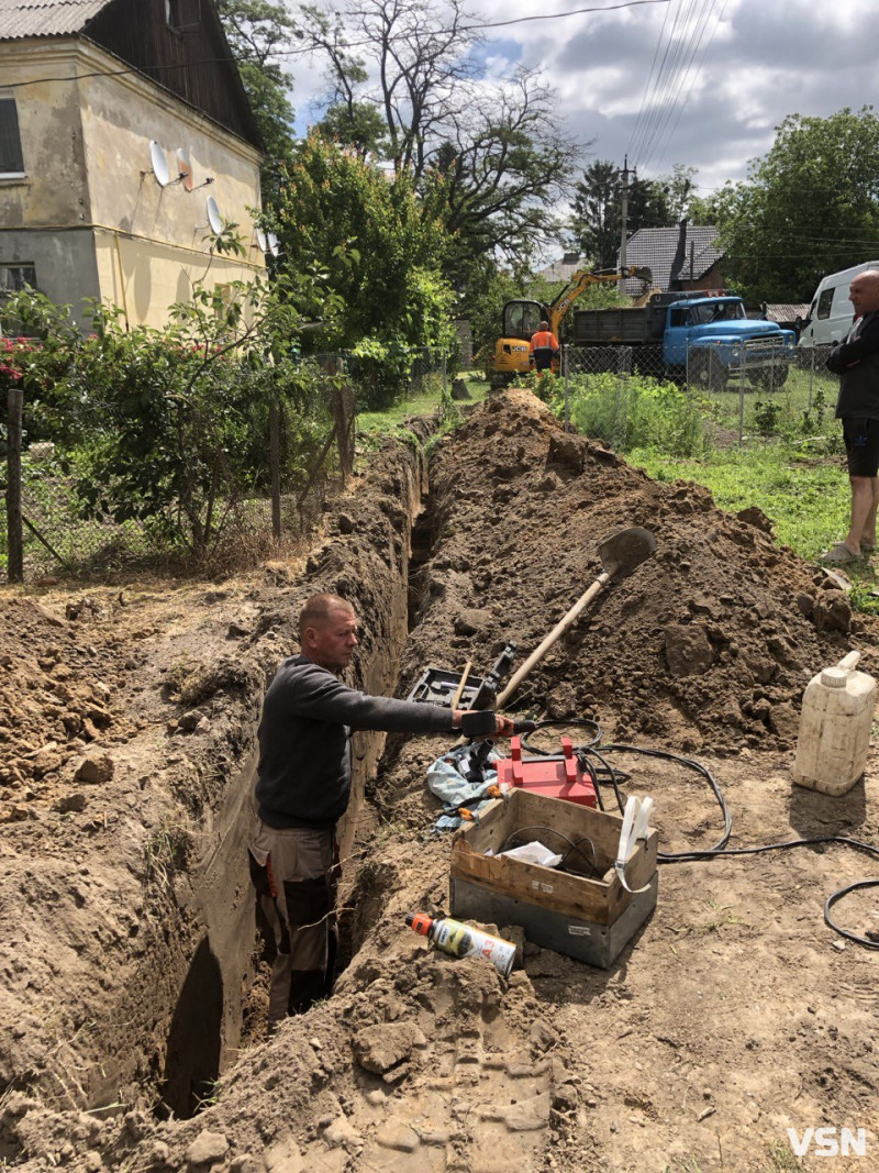 У місті на Волині міняють водогін, якому понад 52 років