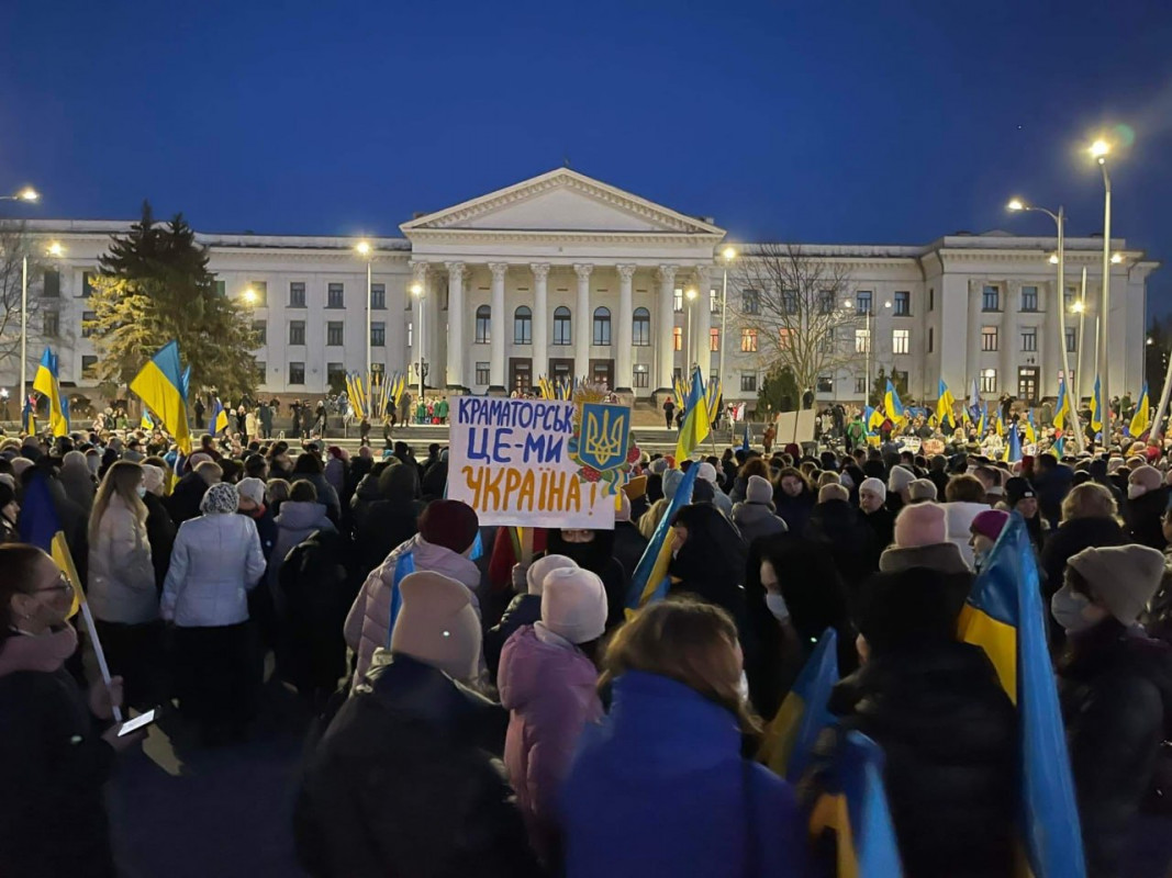 Хронологія подій: що відбувалося в Україні за день до великої війни