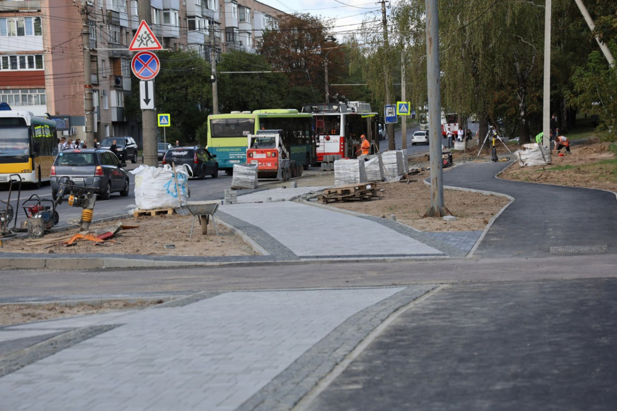 У Луцьку ремонтують дороги й тротуари: де зараз тривають роботи